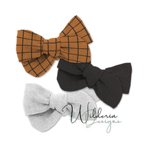 Load image into Gallery viewer, Handtied Linen Bow