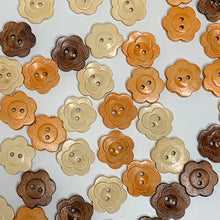 Load image into Gallery viewer, Floral Buttons (Set of 4)